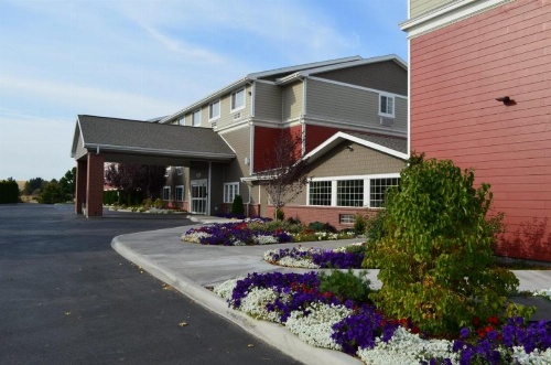 Coast Hilltop Inn image 5