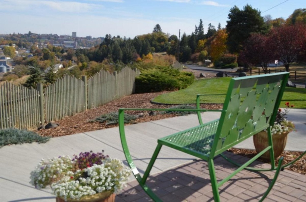 Coast Hilltop Inn Image 7